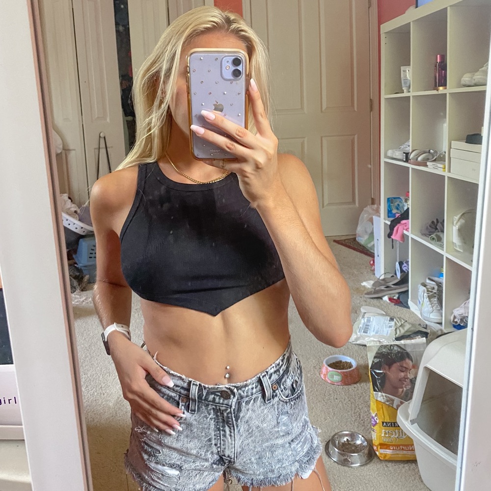 black crop top